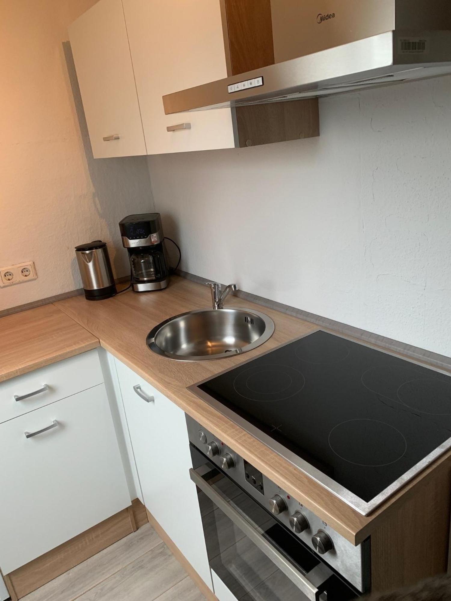 Studio 49 Mit Balkon, Einbau Kueche , Eigenes Bad ,2 Boxspringbetten, W-Lan, Tv , Waschmaschine Apartment Oberhausen  Luaran gambar